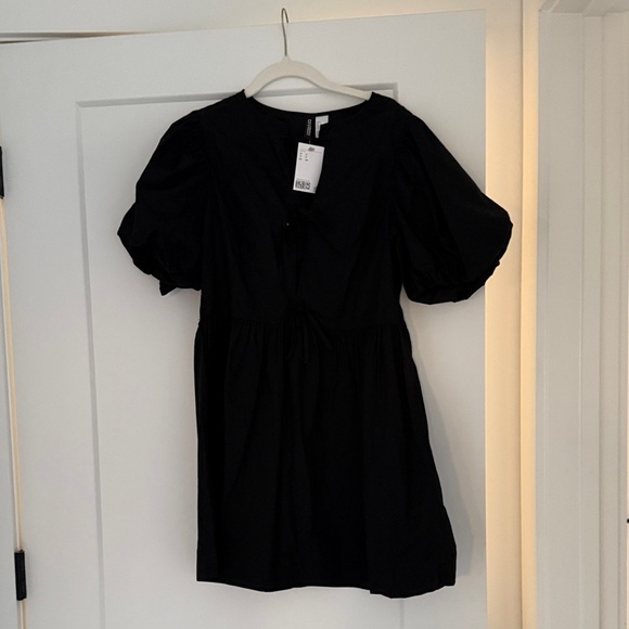NWT H&M Black Puff Sleeve Dress - Picture 1 of 4